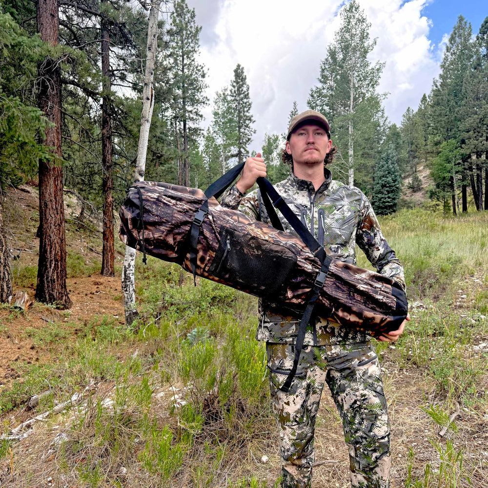 AUSCAMOTEK ground blind portable lightweight design for easy transport.