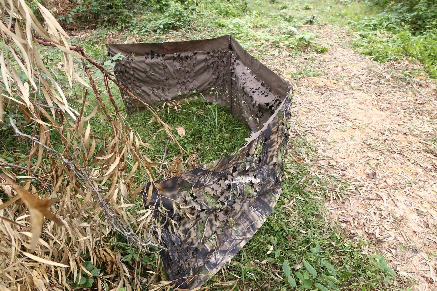 AUSCAMOTEK ground blind quick setup in under one minute, even at dawn.