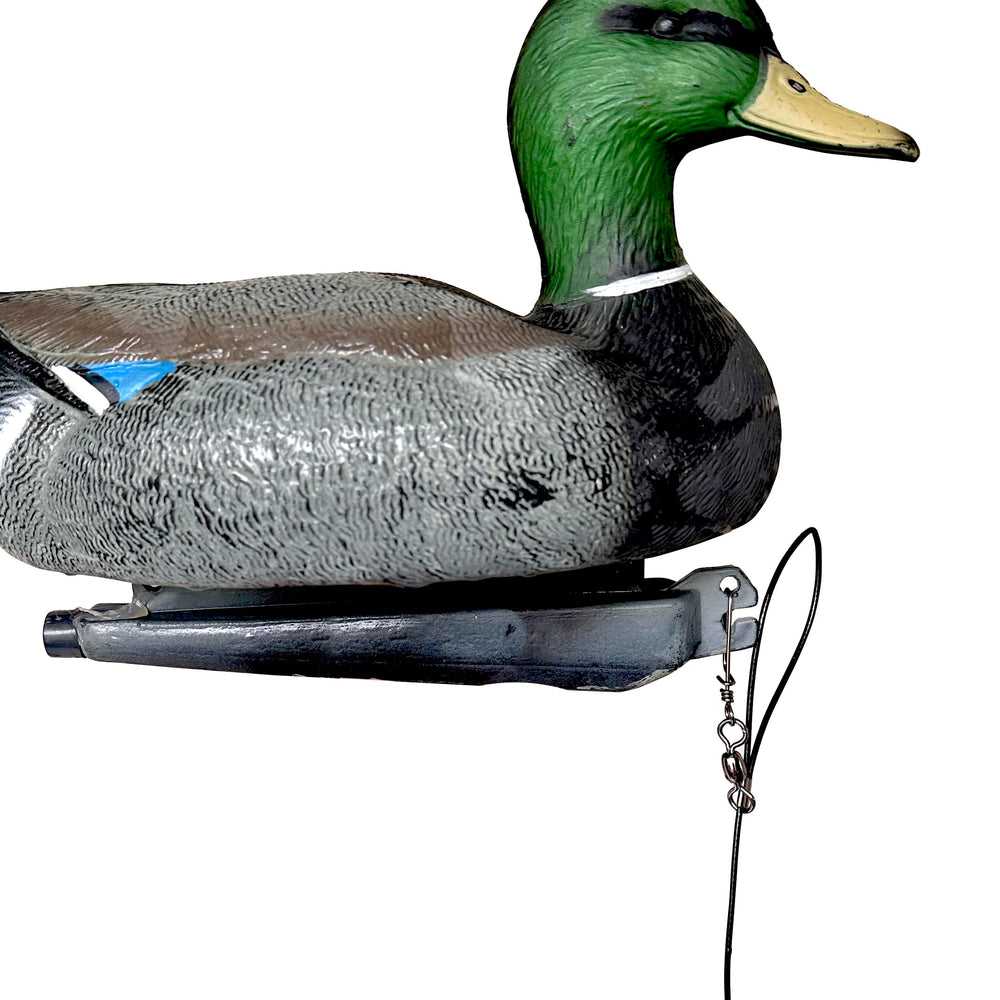 Auscamotek Texas-style decoy rig packaging shows quick setup and reliable attachments.