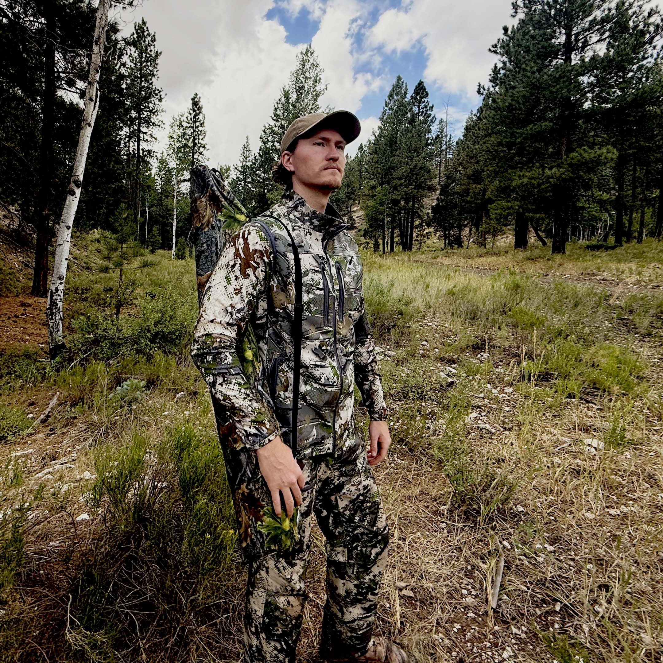 AUSCAMOTEK weather-resistant materials ensure durability in rain, wind, and muddy terrains.