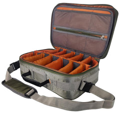 Padded handle and saltwater-proof easy-glide zippers on the reel case