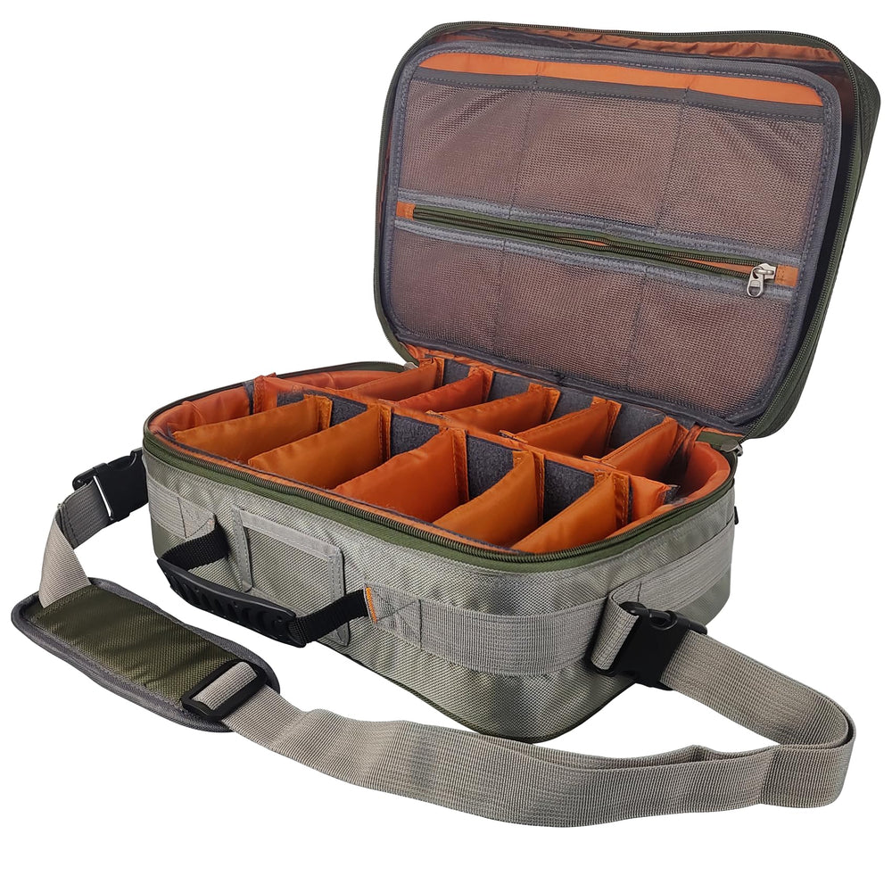 Aventik Mag Reel Case soft-shell exterior with protection and easy-glide zippers.