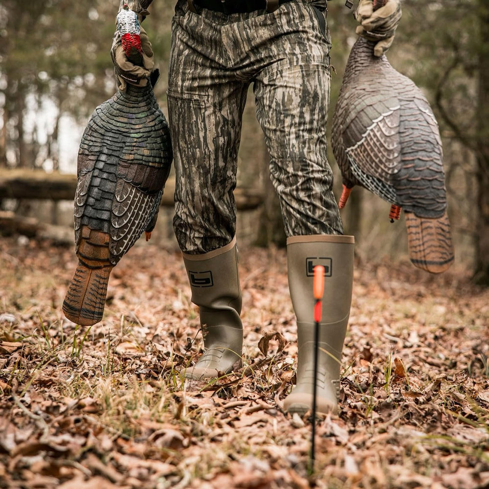 Avery GHG RealMotion stake supports lifelike decoy movement across marsh and field.