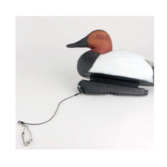 Avery Quicksnap secure line clasp maintains grip in rough water.