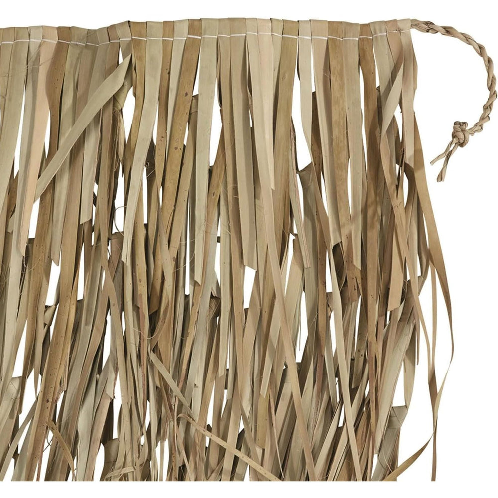 Avery RealGrass double-woven design resists fraying in rugged conditions.