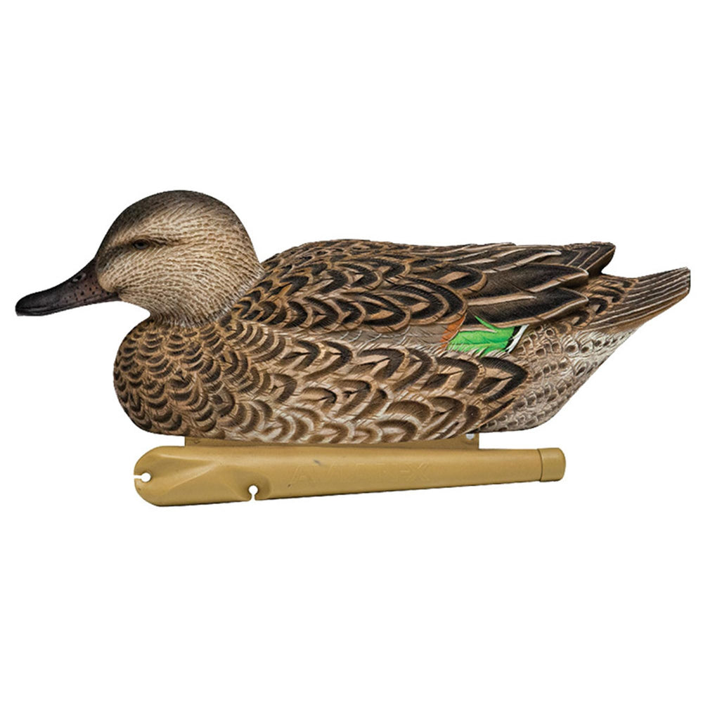 Avian X feeder hen helps generate a realistic feeding flock impression