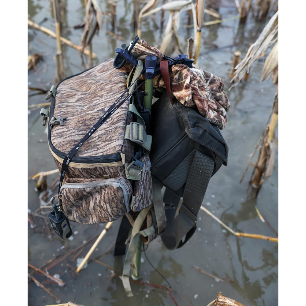 Avian-X Ultimate Gear Stick with DuckFoot base demonstrating stable footing.