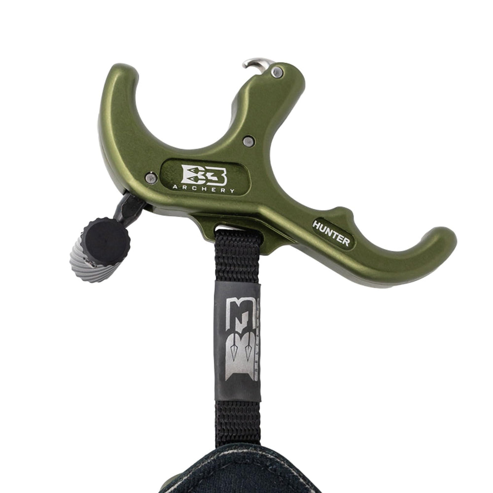 B3 Archery Exit Hunter three-finger grip highlighting comfortable grip and stability.