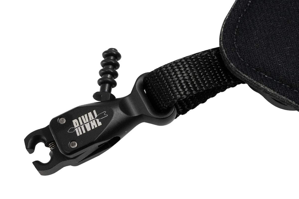 B3 Archery Rival flex connector system enables tailored fit for varying hand sizes.