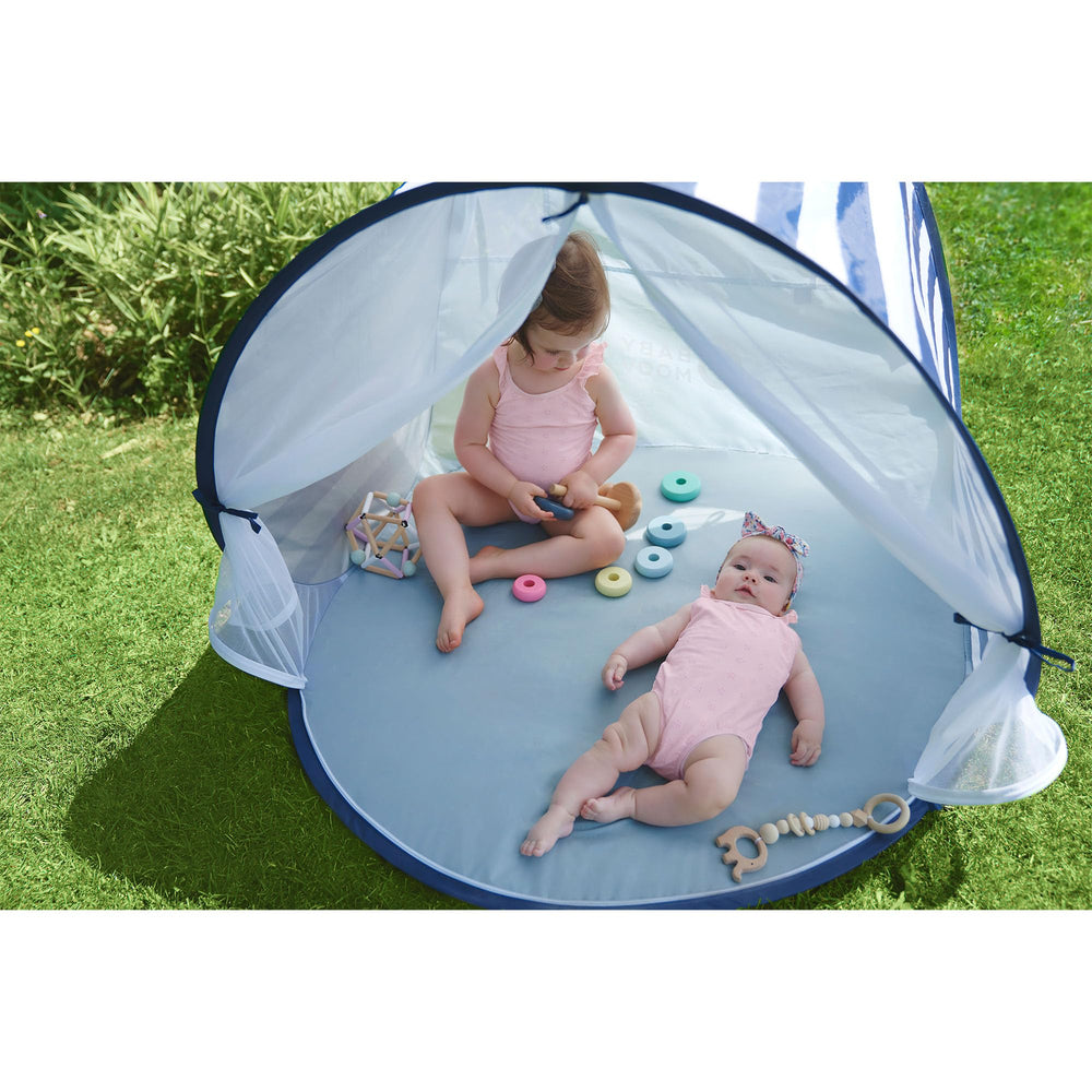 Babymoov anti-UV tent’s water-repellent floor protects against spills.