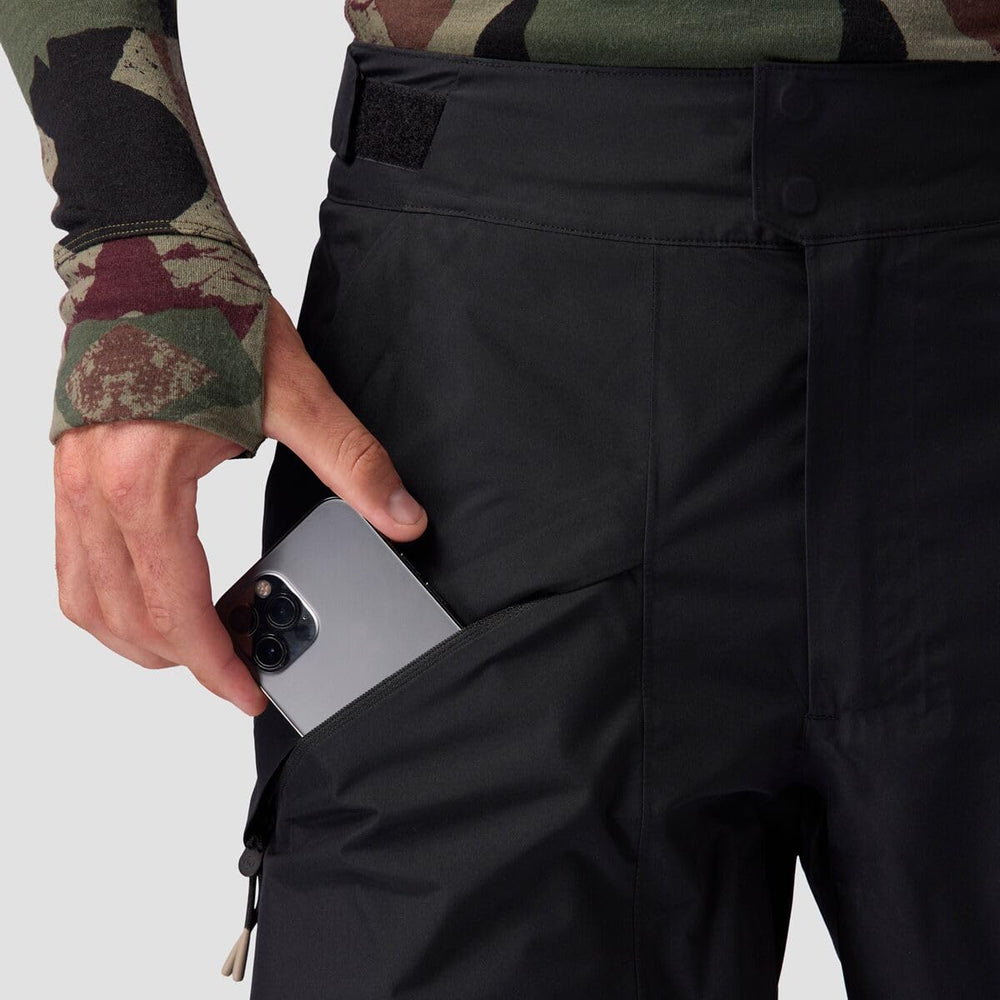 Kevlar-reinforced hem detail enhances durability during season wear.