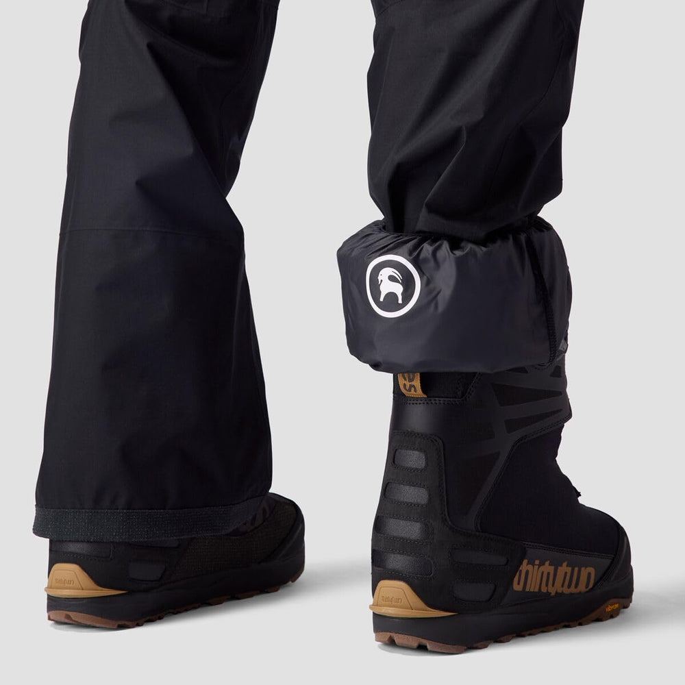 Packable pocket detail shows versatile storage on CrestCarver pants.