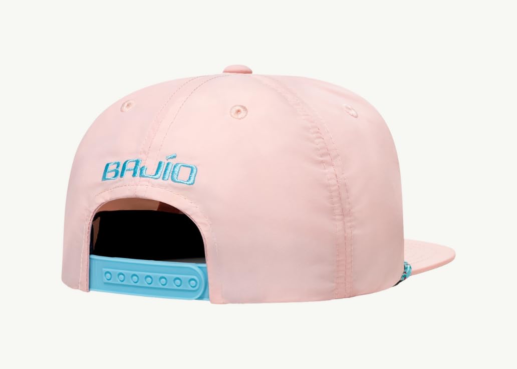 Bajío adjustable snapback fit provides secure, customizable comfort all day.