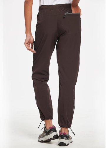 BALEAF cargo pants pocket close-up illustrates zip closures and storage