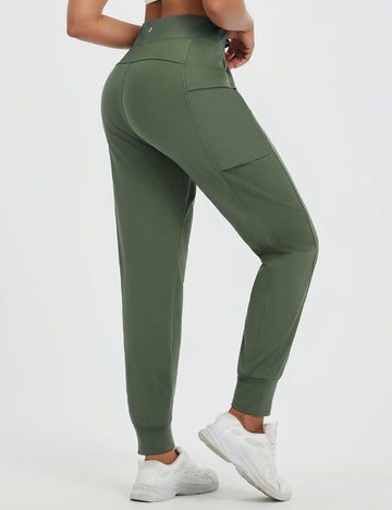 Baleaf fleece-lined pants dual side pockets provide secure storage during workouts.