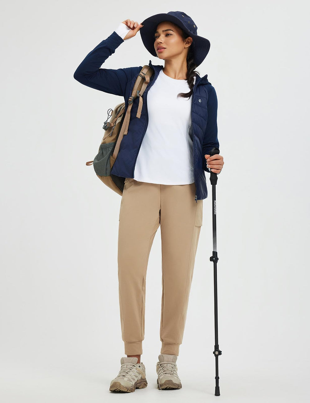Baleaf warm fleece interior keeps you cozy during chilly runs.