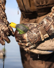 Banded Avery Originals water-resistant camo gloves protect hands in damp mornings.