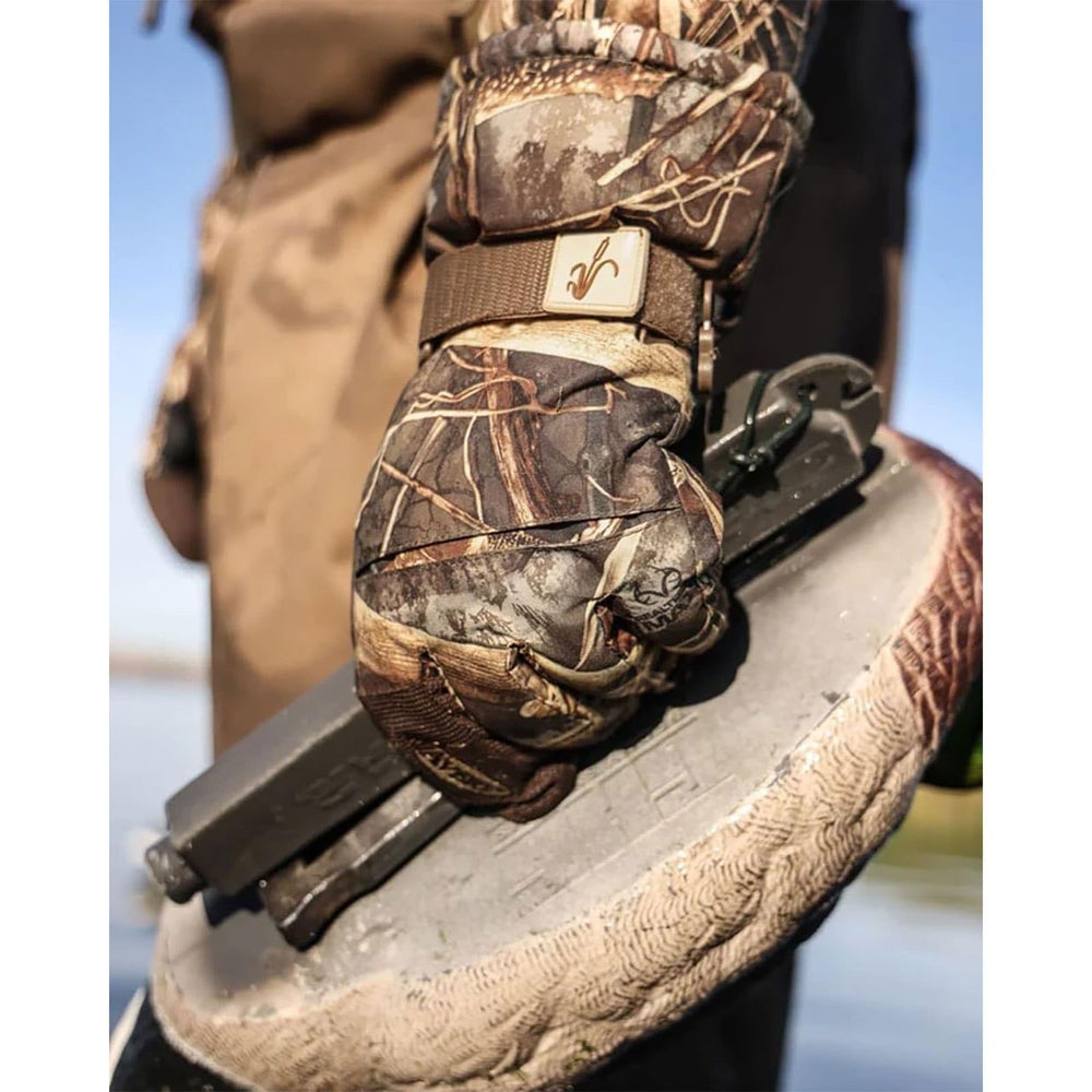 Banded Avery water-resistant shell shields hands from light rain and snow