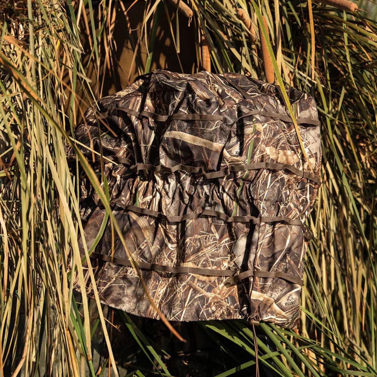 Banded Avery Outdoors cover uses water-resistant DWR fabric to shed moisture.