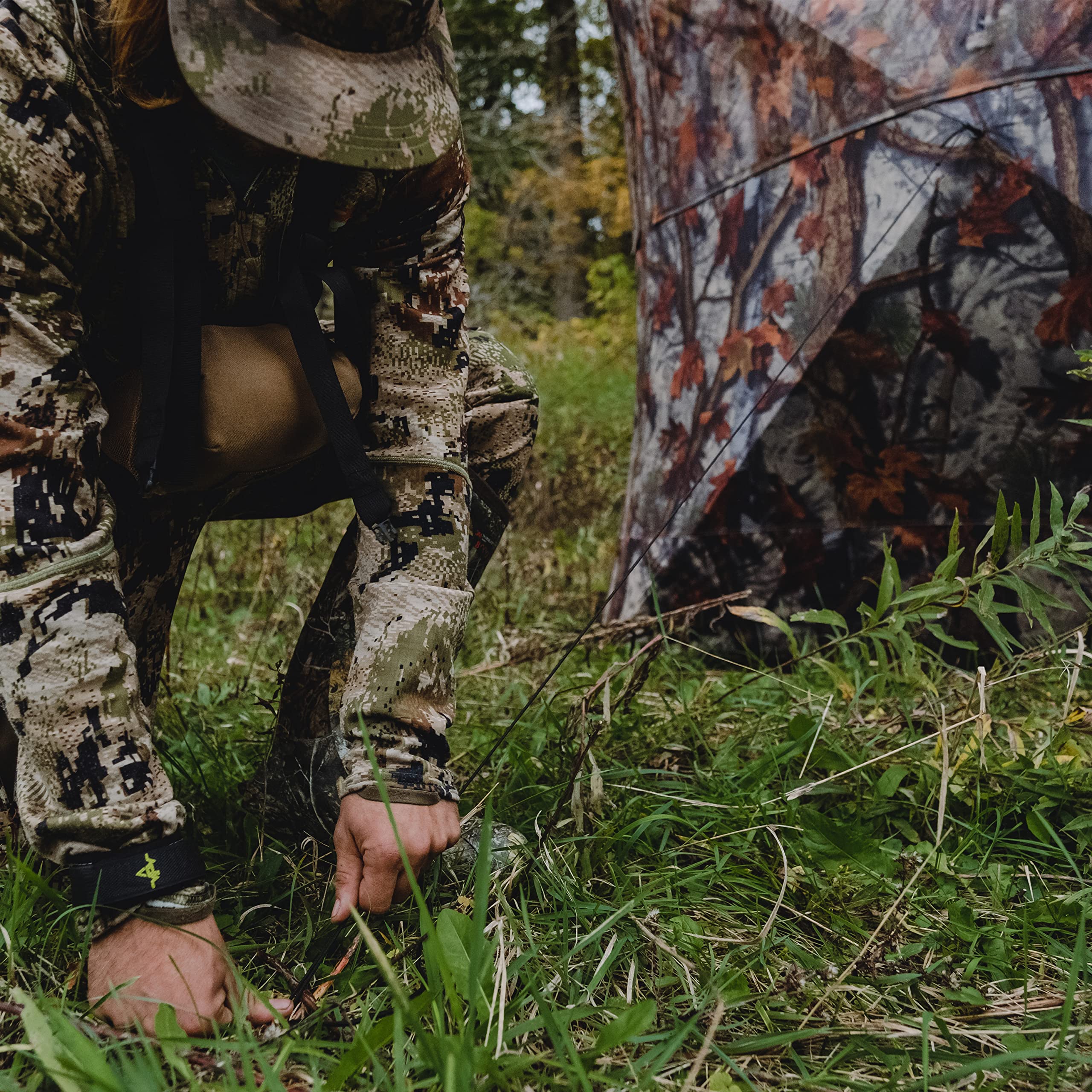 Barronett Grounder 350 woodland camo blends with natural surroundings.