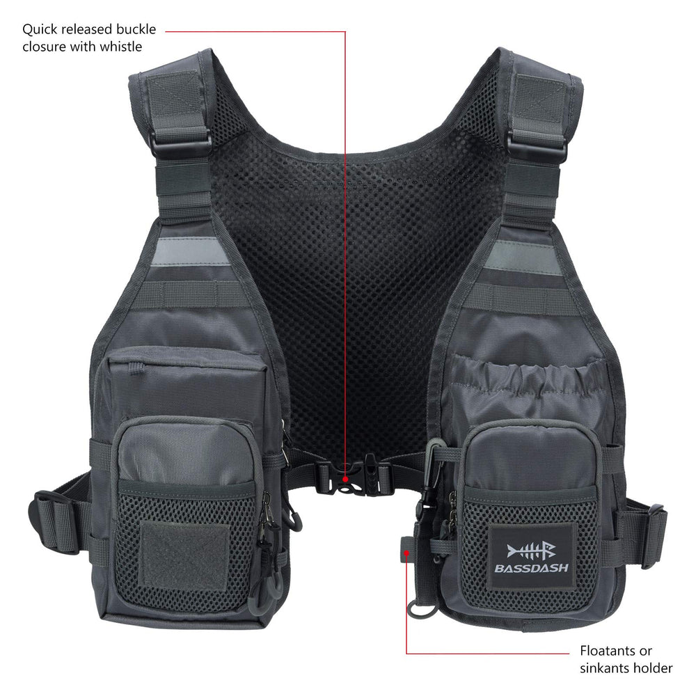 Back view with reflective stripes and D-ring