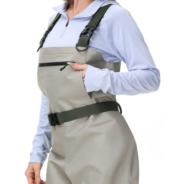 BASSDASH IMMERSE hand warmer pocket detail emphasizing warmth during chilly mornings.