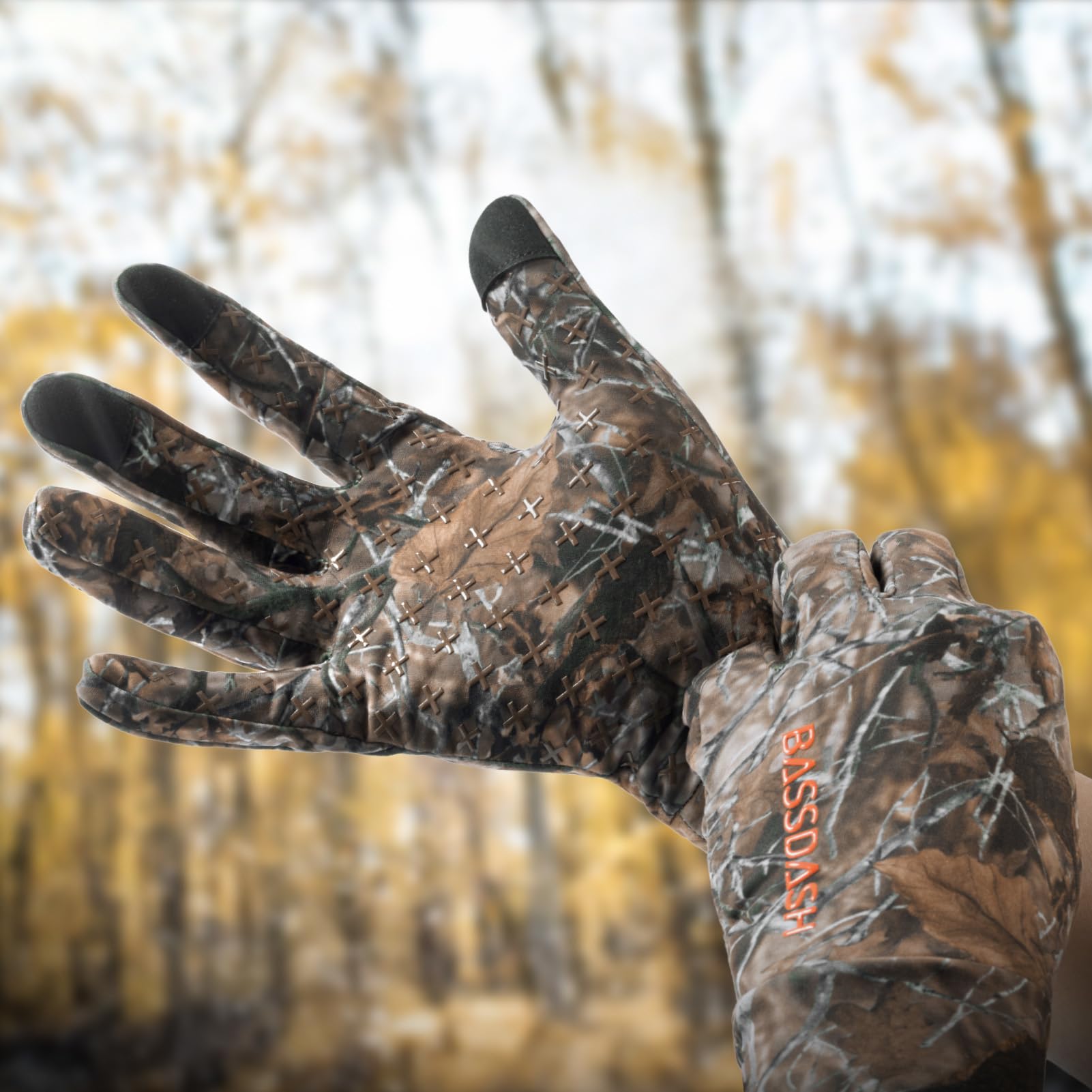 BASSDASH under-shell versatility suits fishing, photography, and outdoor runs.