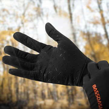 BASSDASH fleece liner gloves include an anti-lost clip to secure small essentials.