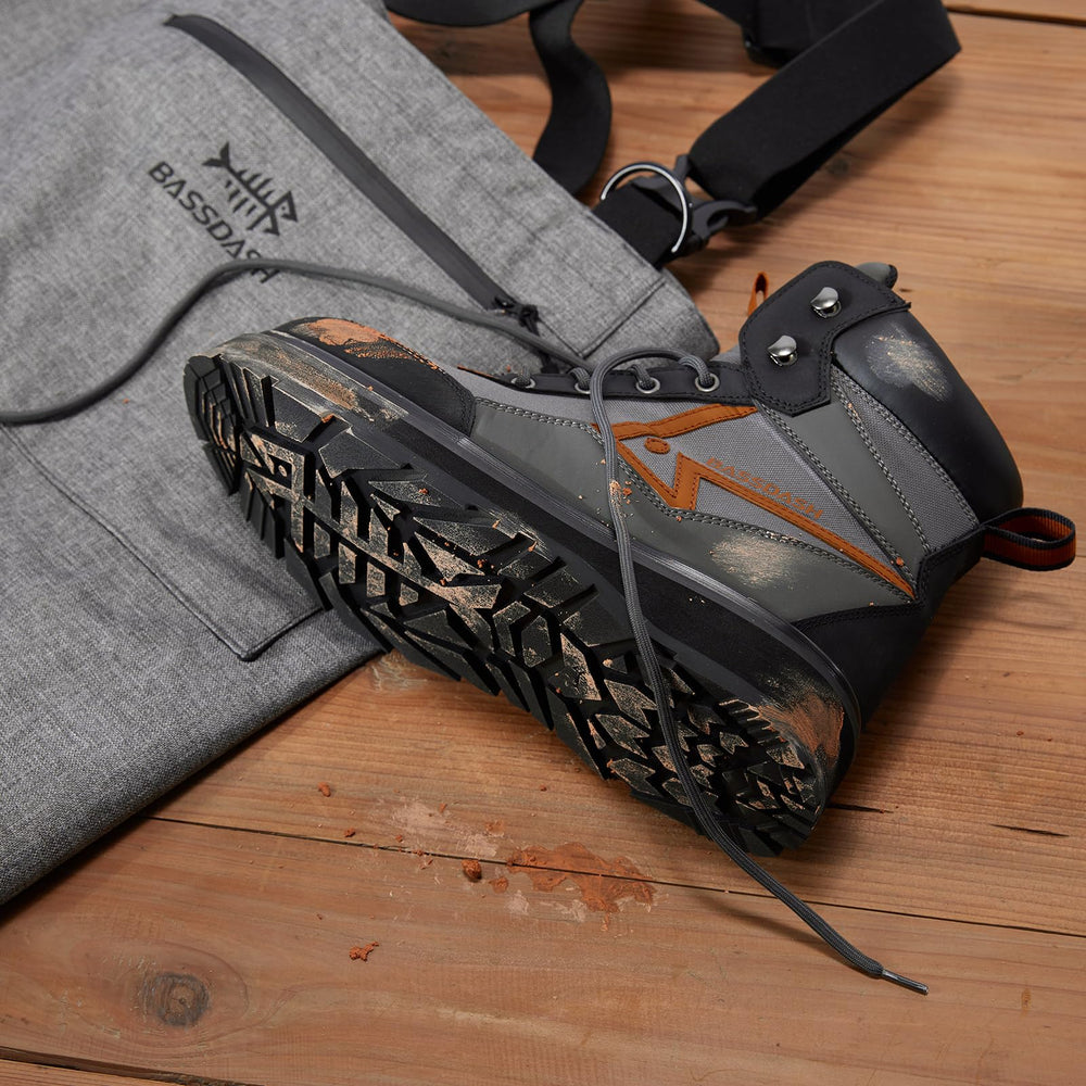 Hydrophobic material and removable insoles