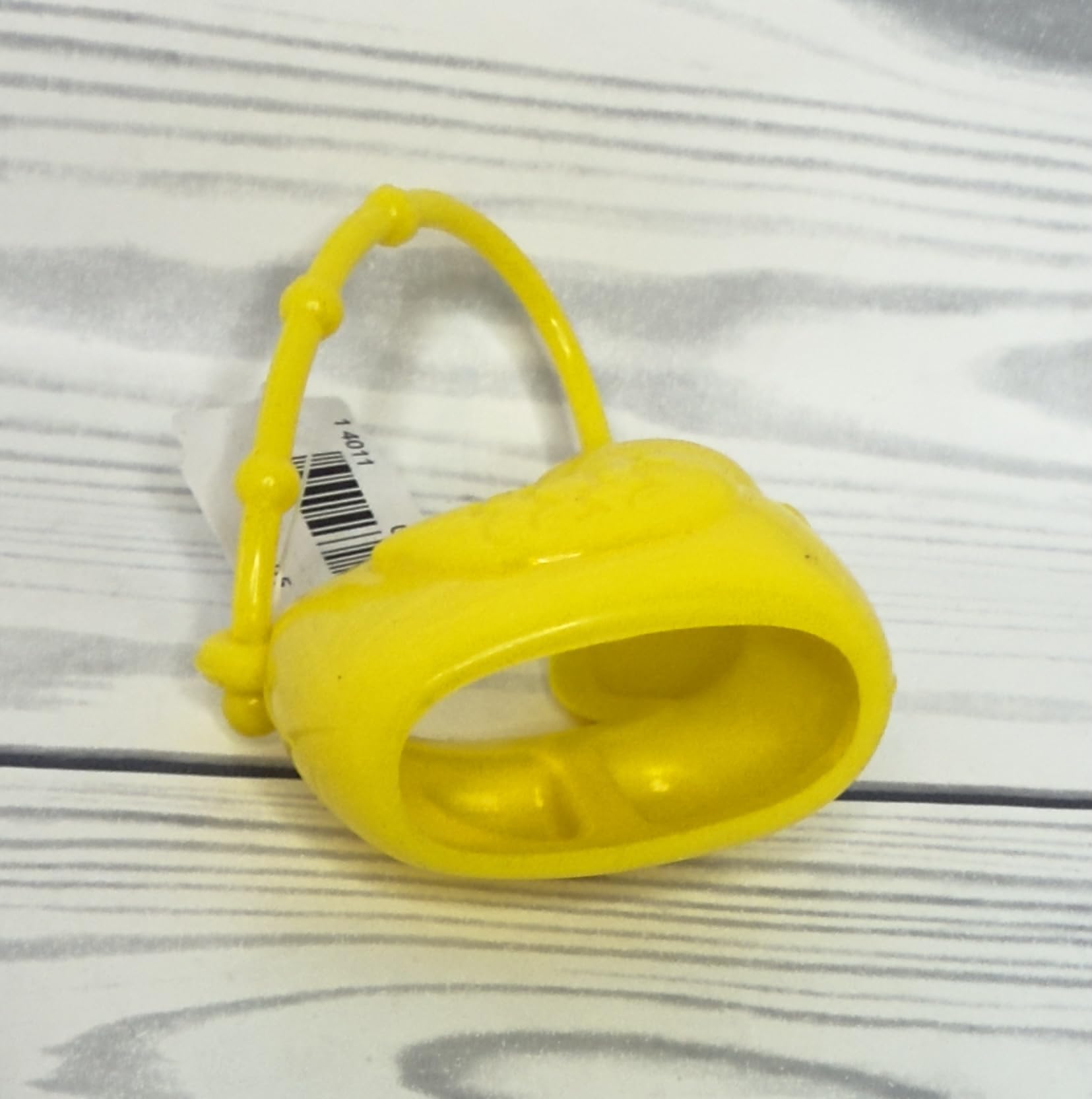 Bath & Body Works yellow duck pocketbac accessory adds playful convenience.