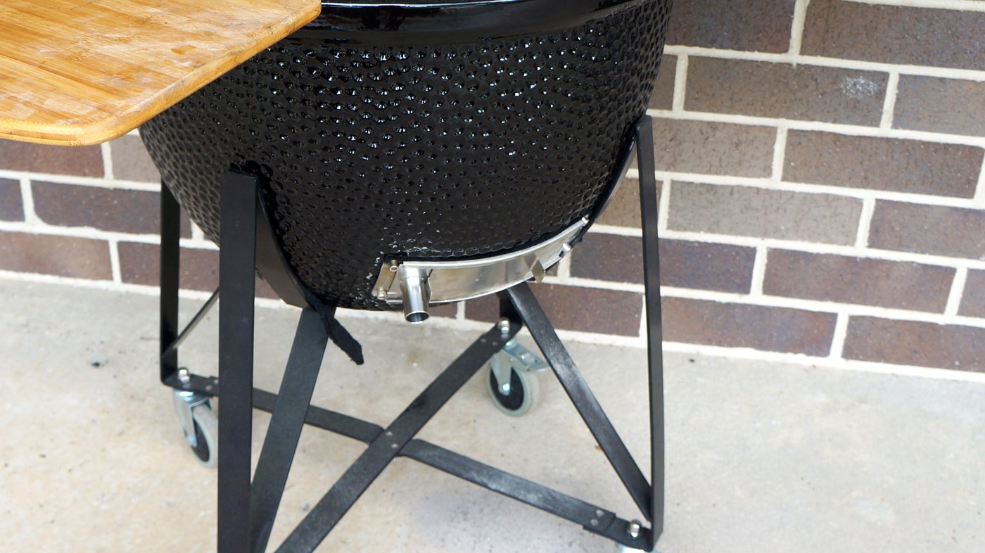 BBQube 90-degree rotation feature adapts to larger ceramic grills