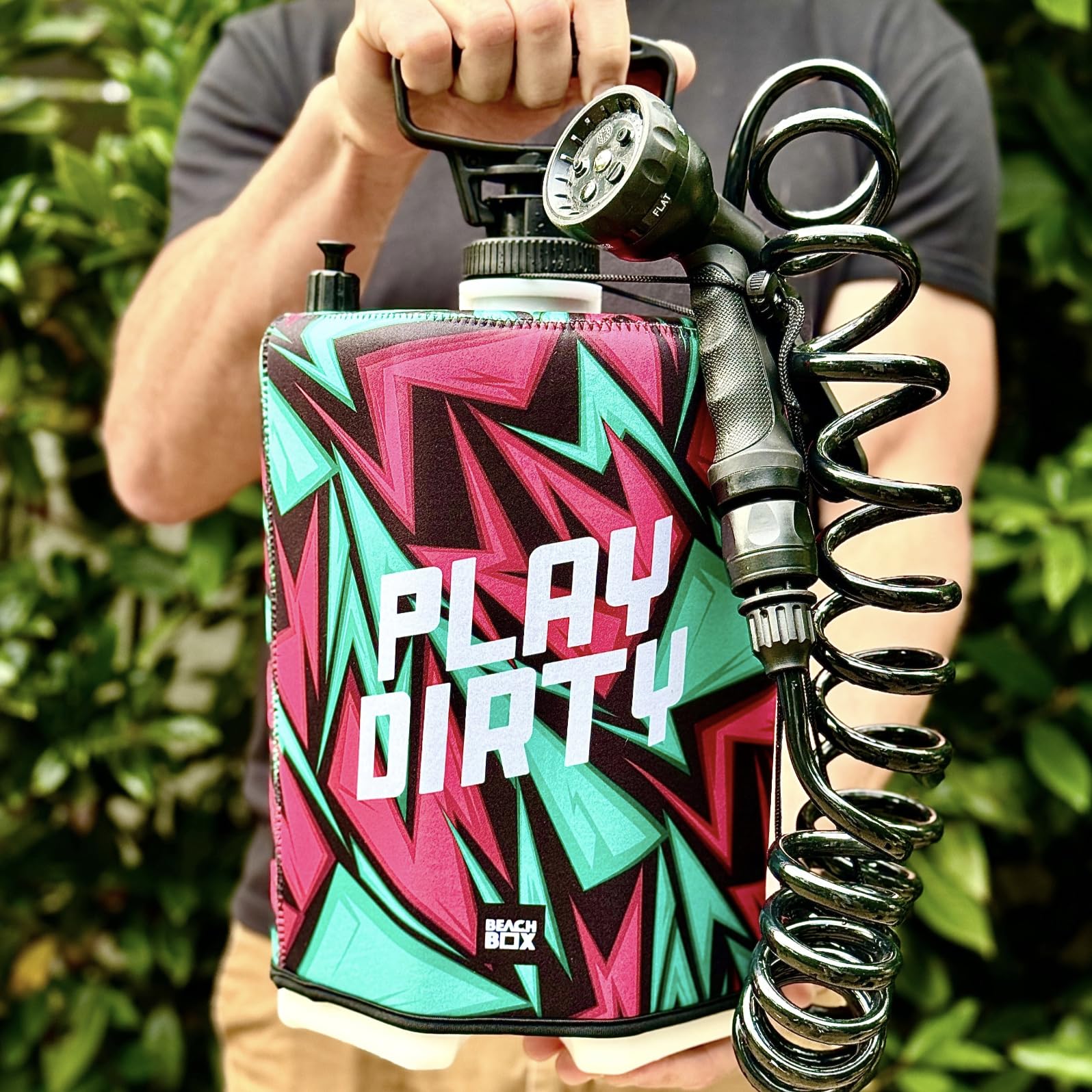 BeachBox integrated handle for easy transport on trips