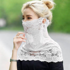 BEAMARKER lace collar detail highlights dual-use scarf and neck wear
