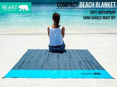 BEARZ Outdoor pocket blanket blue open layout ready for beach or park picnics