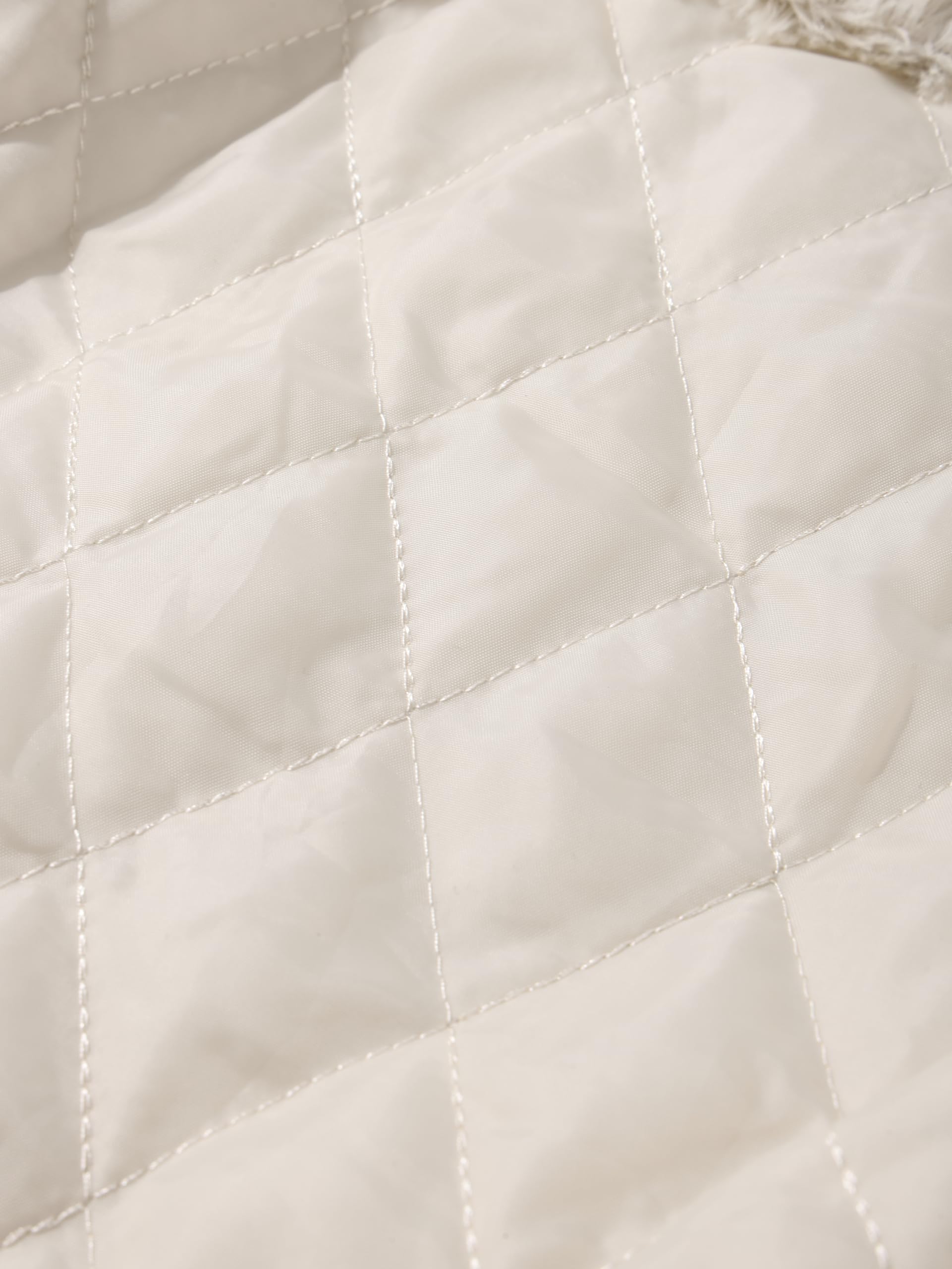 Bellivera plus-size puffer coat styled for chic winter ensembles.