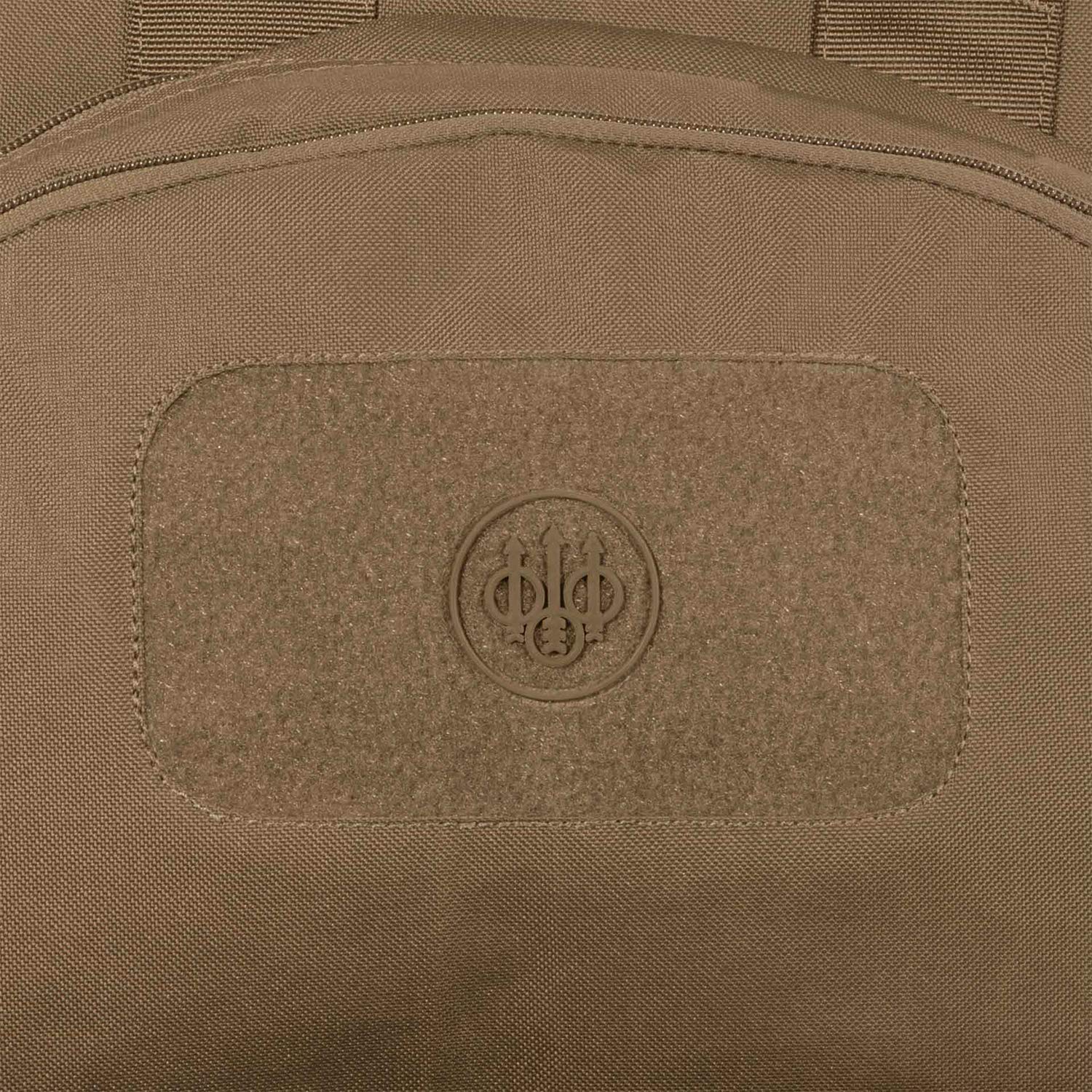 Beretta 38L range bag outdoor setup highlights weather-resilient protection.