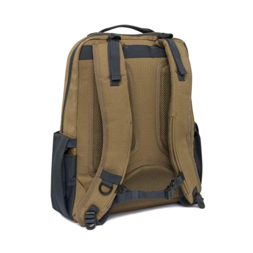 Beretta GameKeeper EVO front pockets provide quick access to gear during hunts