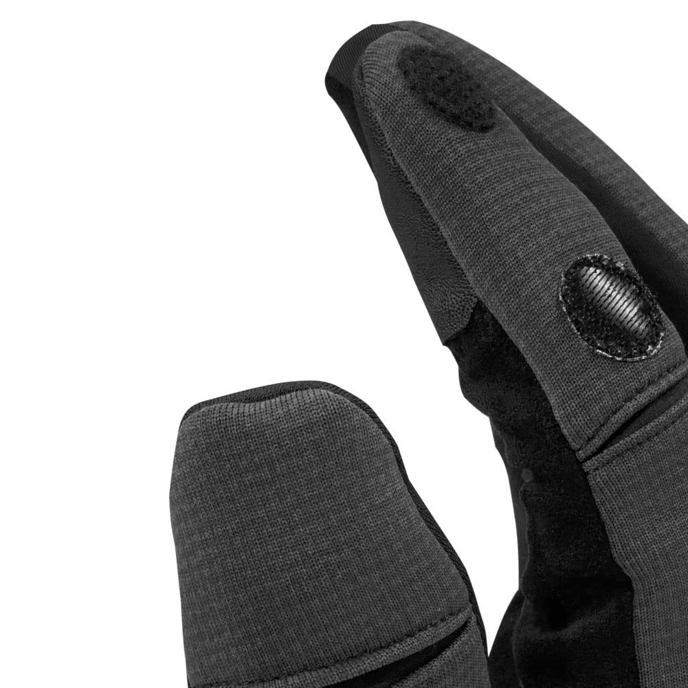 Beretta logo on back of hand signals brand pride during active hunts.