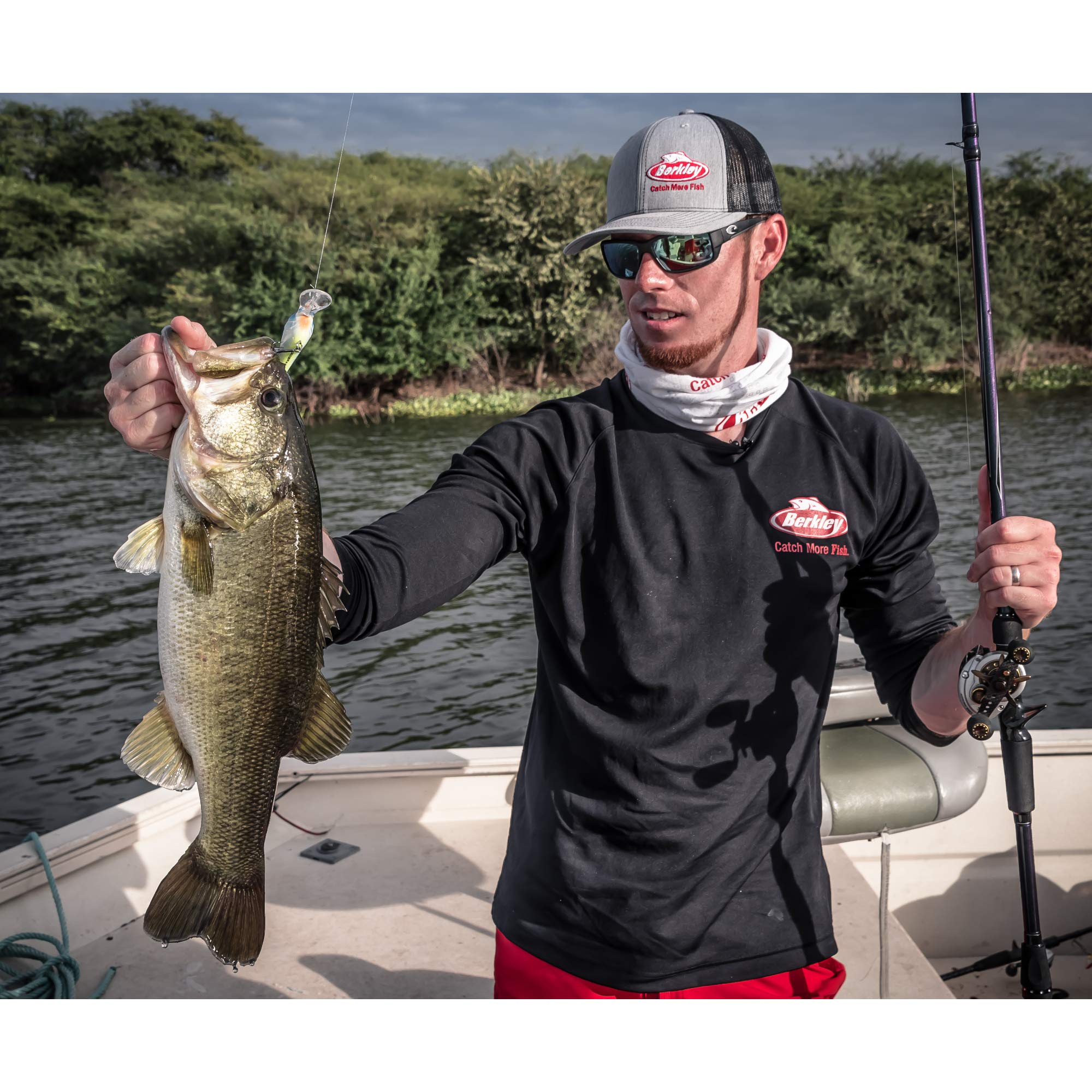 Berkley Trilene XL in water highlights camouflage for discreet presentations.
