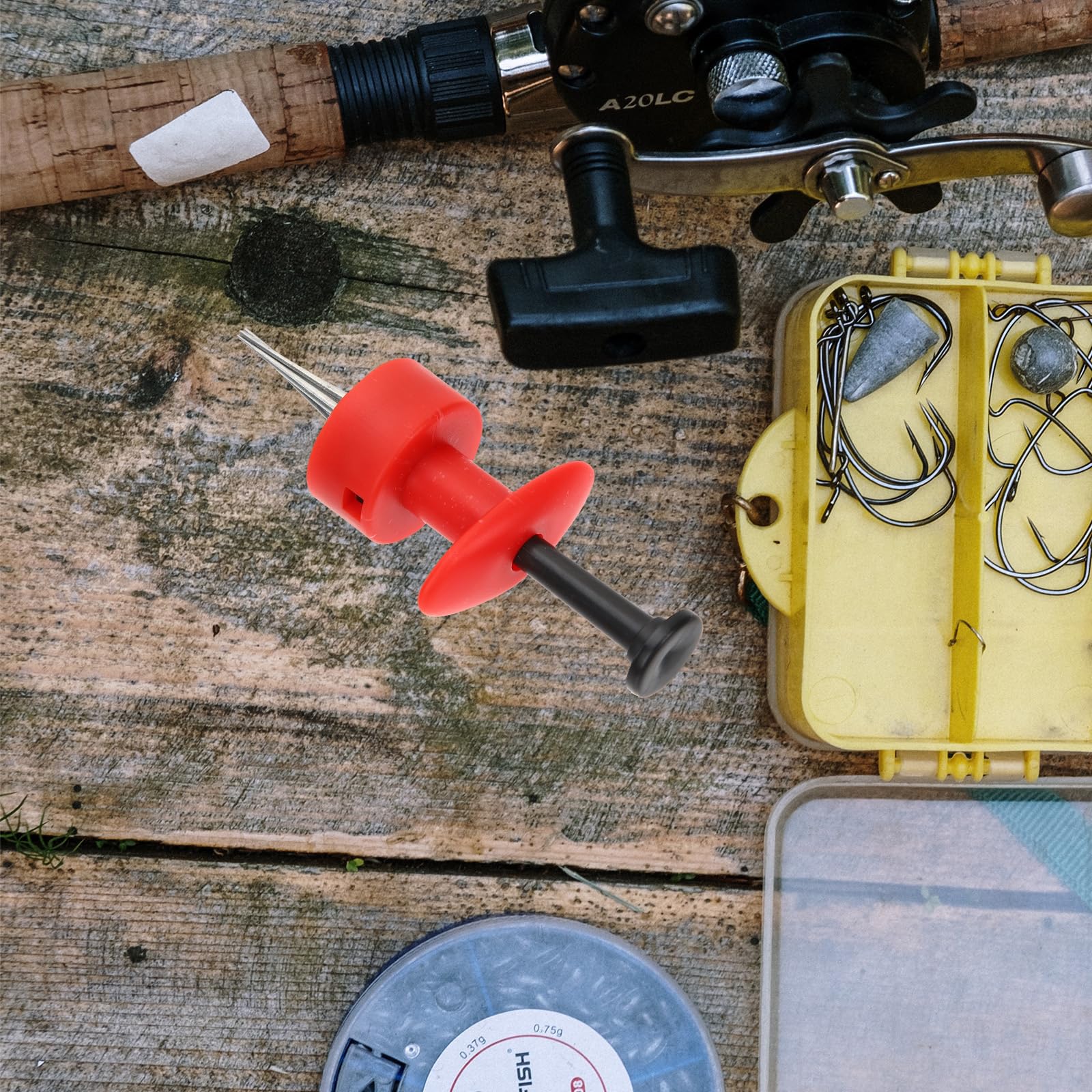Besportble earthworms bait clip ideal for outdoor casting.