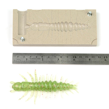 Best_nj beginner-friendly mold use demonstrates easy setup for aspiring lure makers.