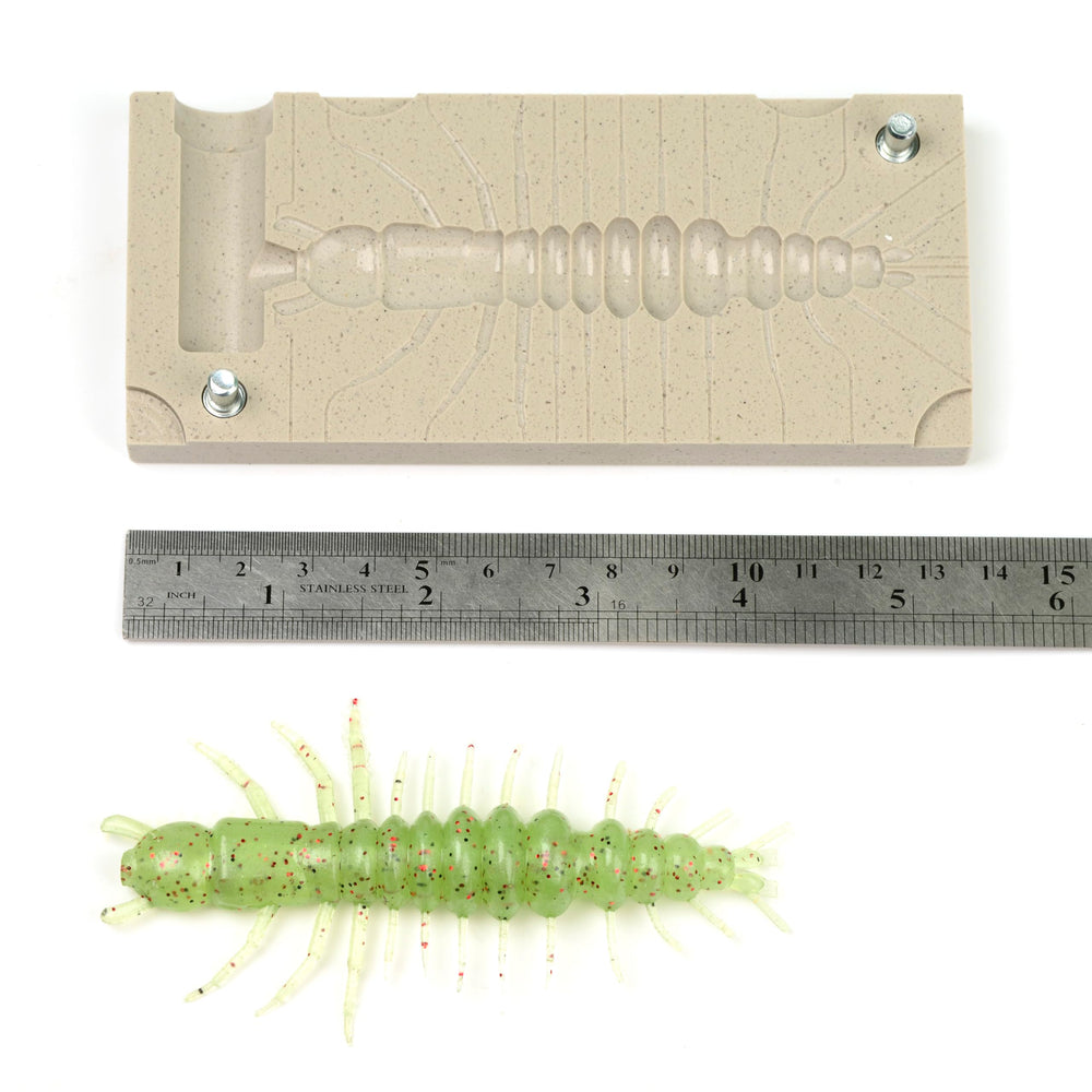 Best_nj beginner-friendly mold use demonstrates easy setup for aspiring lure makers.