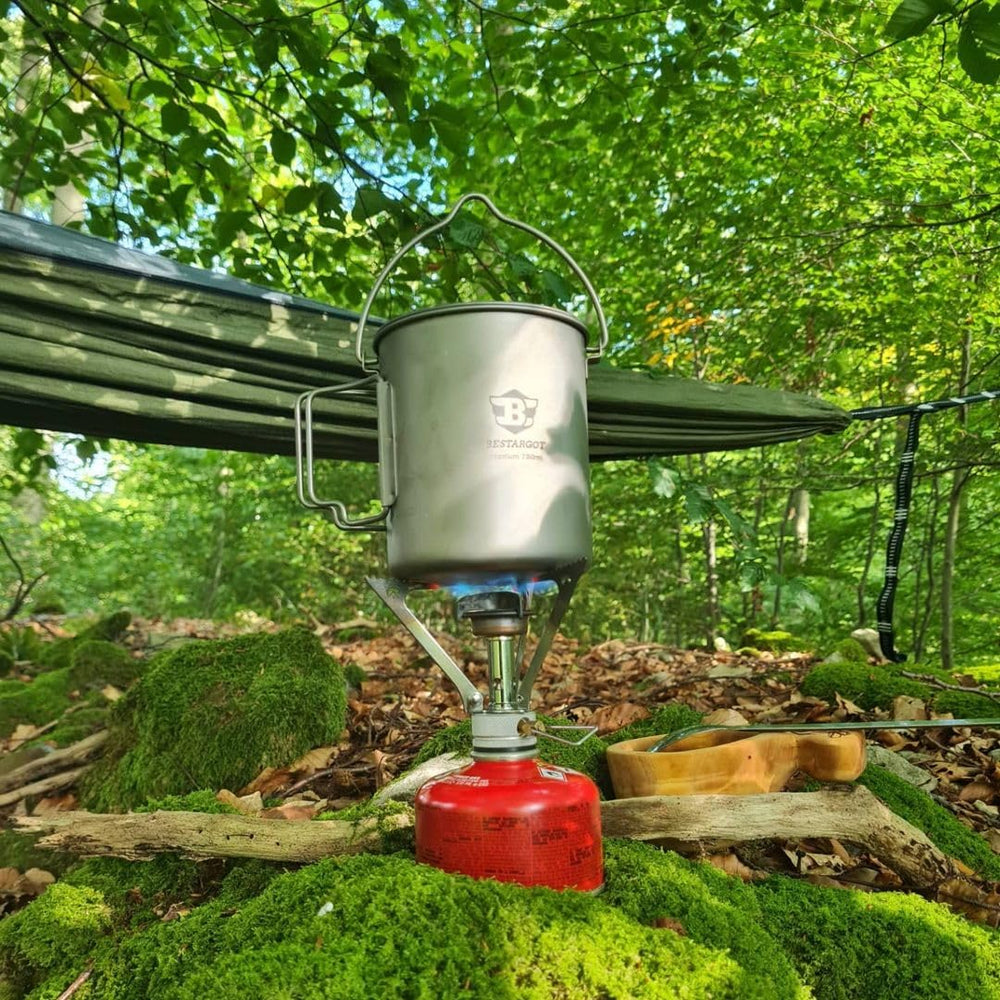 Bestargot titanium pot insulated carrier close-up highlights heat retention on trips