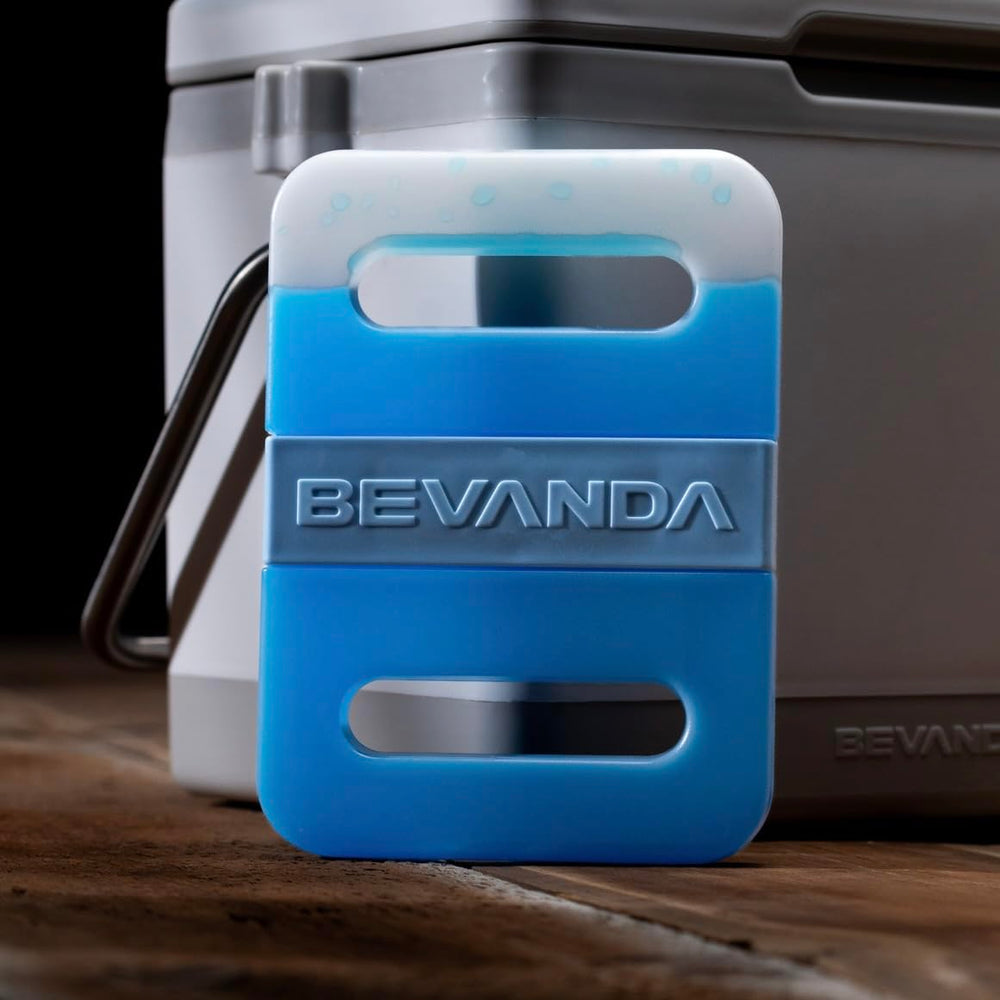 Bevanda magnetic ice pack in use inside lunch box ensures steady cooling.