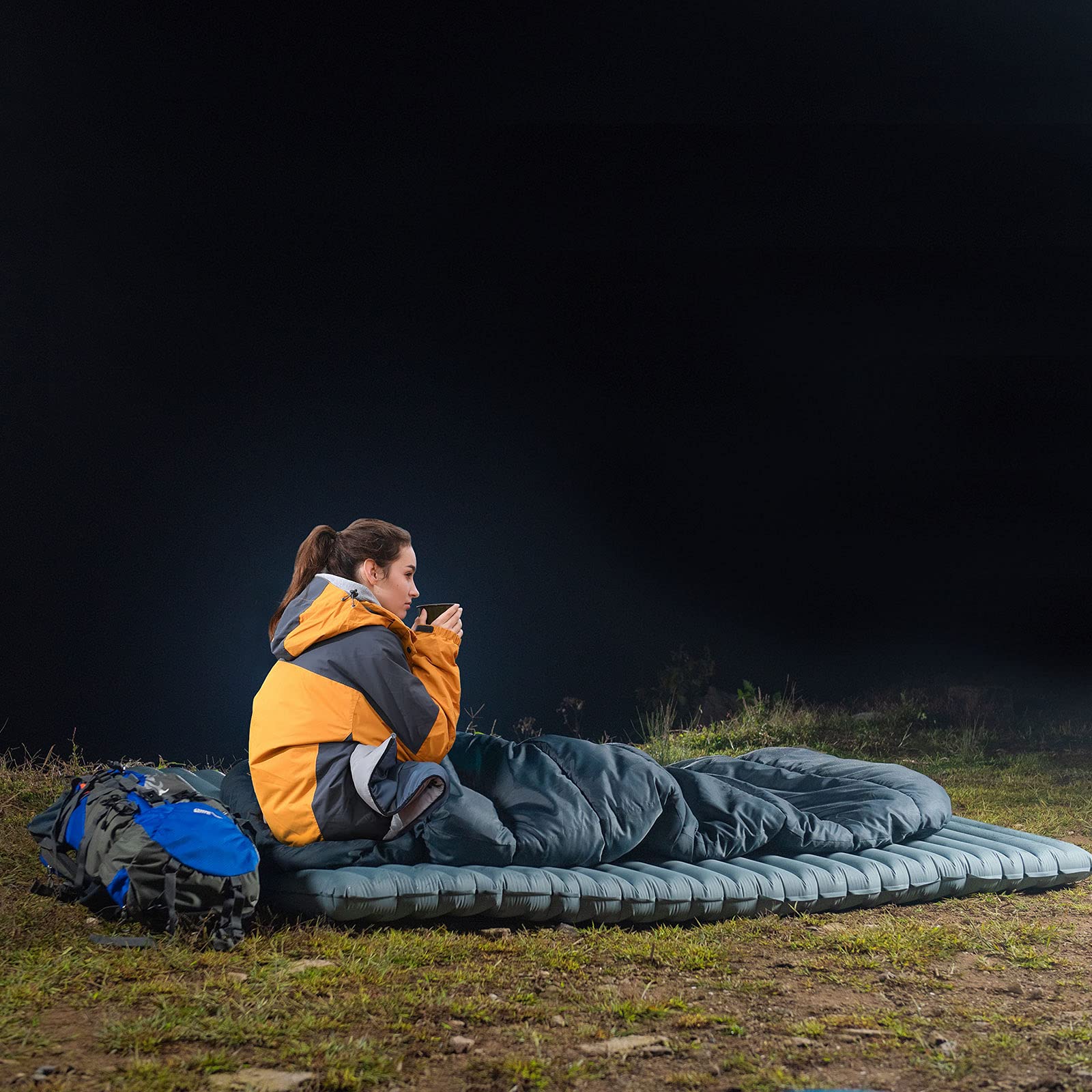 BISINNA XXL sleeping bag outdoors shows four-season versatility