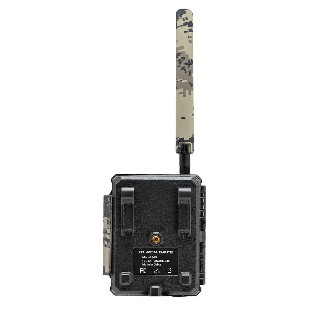 Black Gate R4G-GEN2 dual-sensor view provides clear night footage across trails.