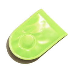 Close-up of Bloepum magnetic clip for quick attachment.
