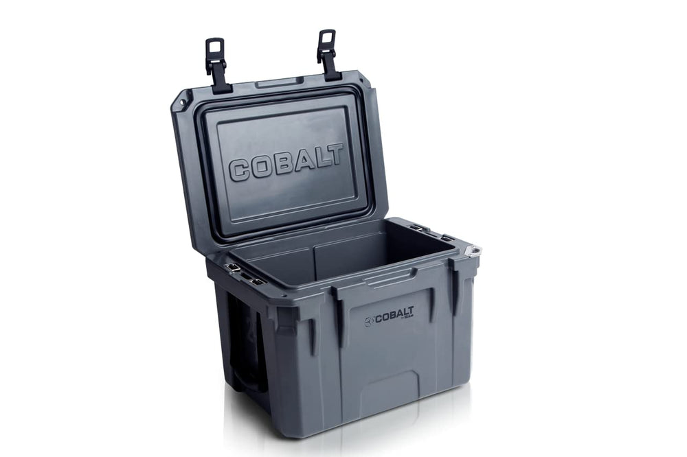Blue Coolers Cobalt 25qt freezer-style gasket seals in ice and cold air.