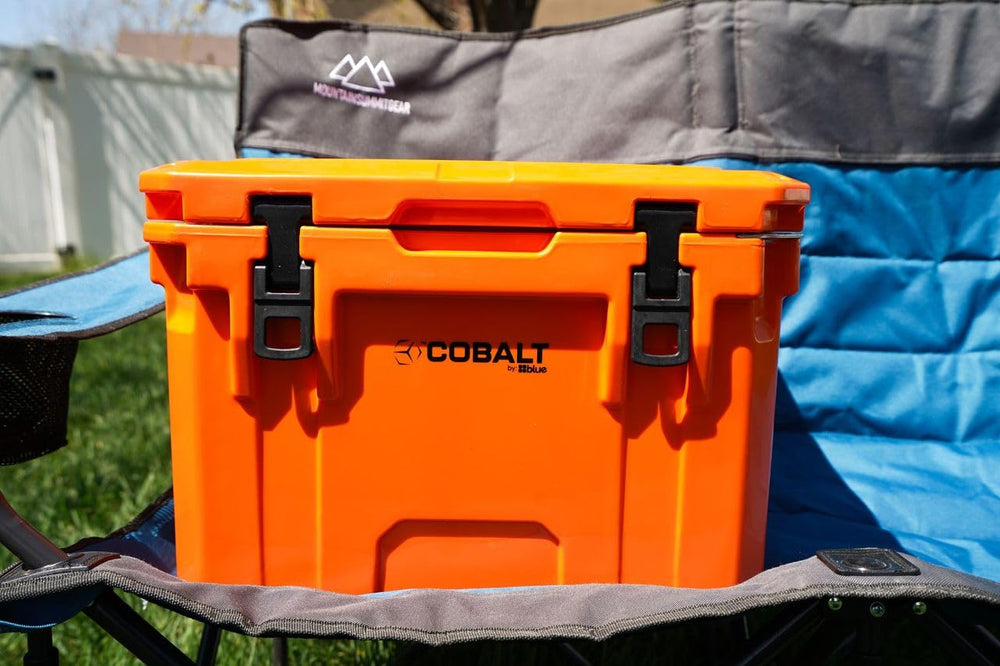 Blue Coolers Cobalt 25qt non-skid feet stabilize on boats.