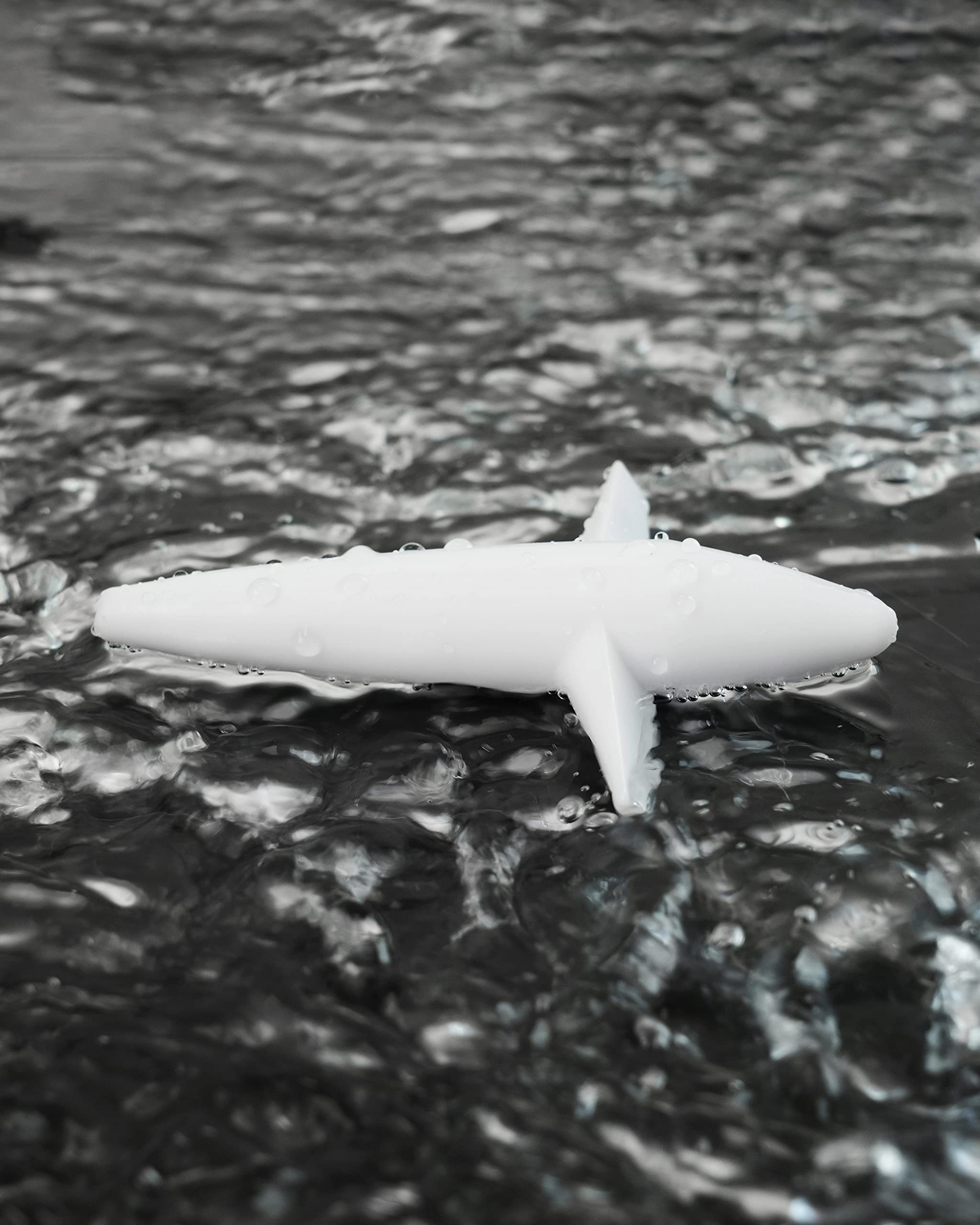 BLUEWING white 5inch trolling bird lure detail highlights durable construction.